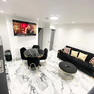 The Royal Boutique Westminster By London Sleep 9 Holiday home Hayes (Greater London)